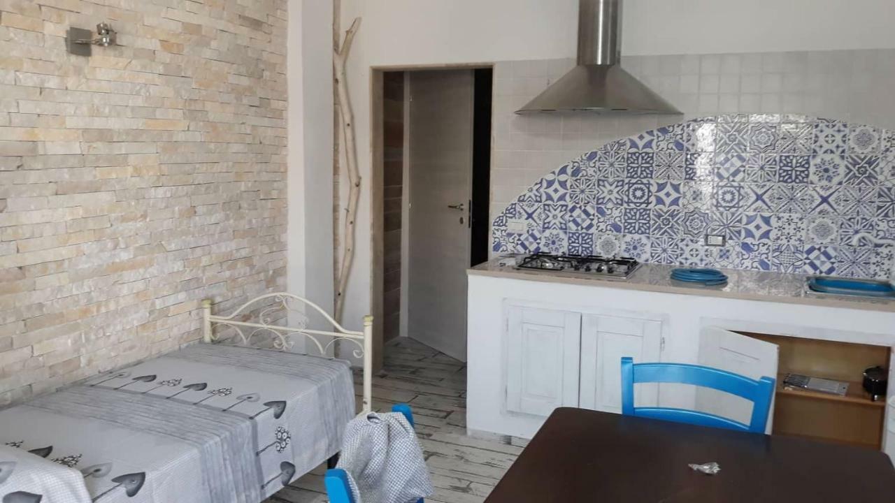 Villino Celeste Fronte Spiaggia Torre Lapillo Exteriör bild